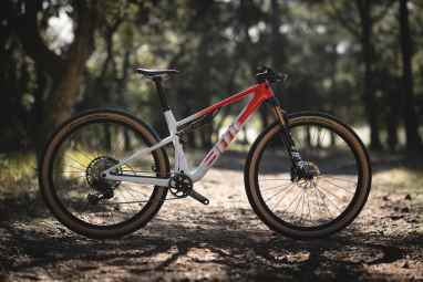 Neues Cross-Country-Racebike mit Raffinessen