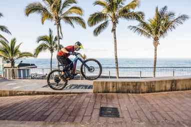 So bewältigen Sie Stufen mit dem E-MTB