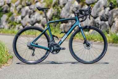 Erstes E-Rennrad von Rose im Test