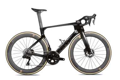 Neuer reinrassiger Aero-Bolide im Test