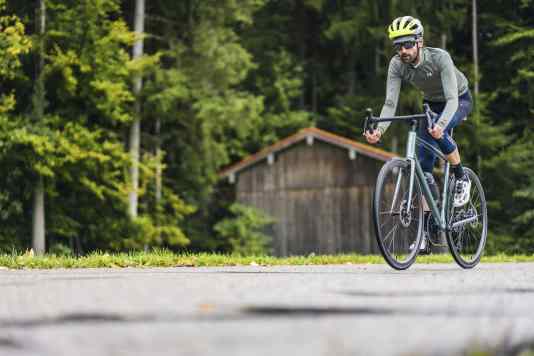 Leicht und lebendig - das Specialized S-Works Aethos 2 im Test