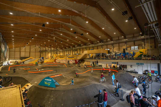 1. Winter-Trophy im Indoor-Pumptrack