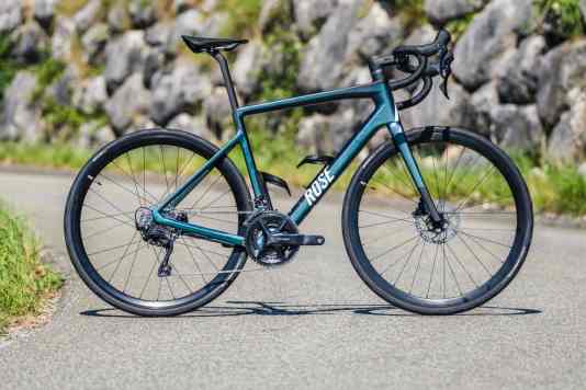 Erstes E-Rennrad von Rose im Test