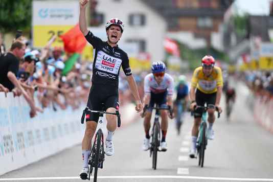 Almeide triumphiert im Bergaufsprint