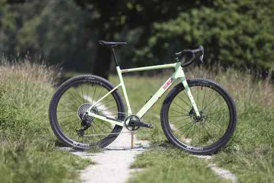 Spaß-Maschine für Individualisten im Gravelbike-Test