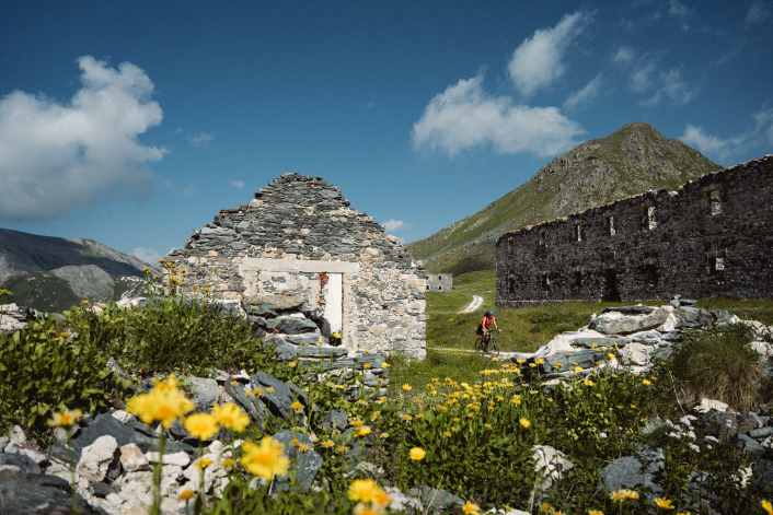620 km und 14.000 Hm zwischen Gipfeln und Meer