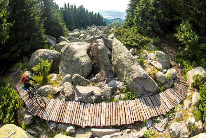 Wilde MTB Trails im Witoscha-Gebirge