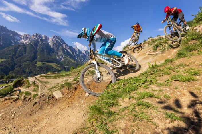 6 Bigbikes im Test feat. Worldcup-Racer Stefan Garlicki