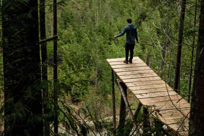 Dylan Sheffer springt einen Monster-Gap