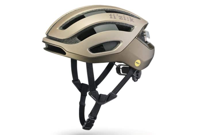 Helm, Radschuhe, Sattel, Brille & Reifen