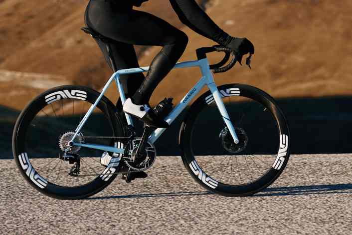 Zwei neue Versionen des Stahlrenners