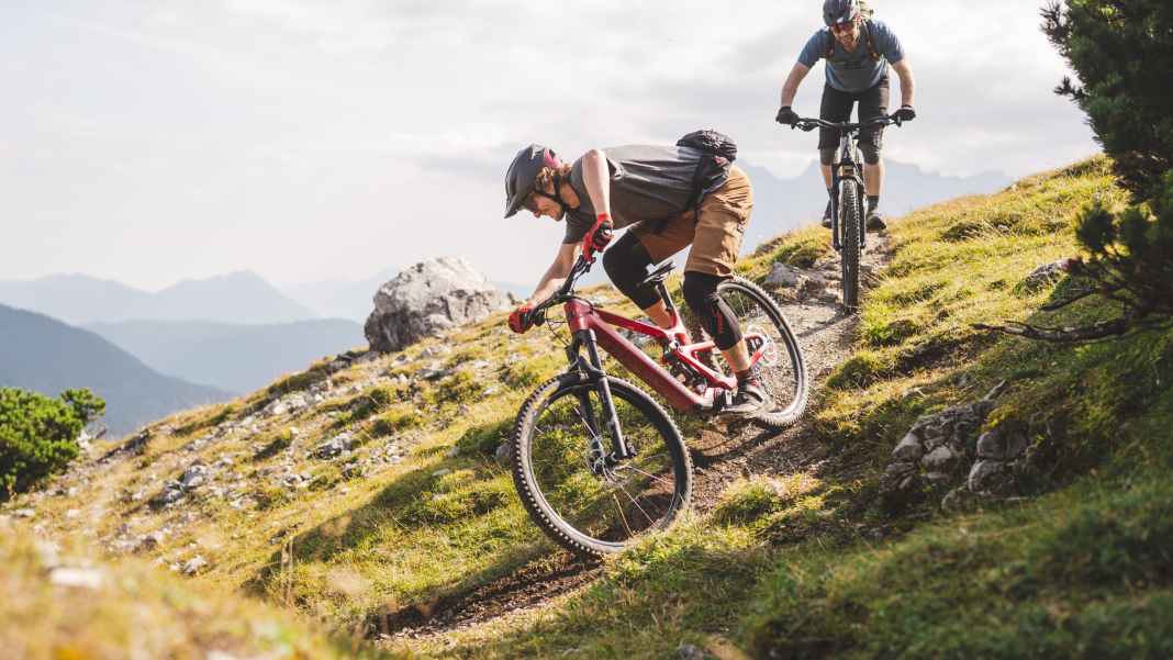 Wer baut das beste Light-E-MTB zum fairen Preis?