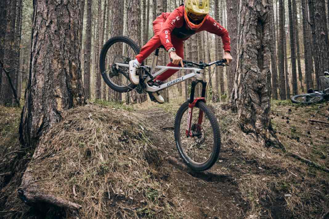 7 MTB-Fahrtechnik-Manöver mit Korbi Engstler