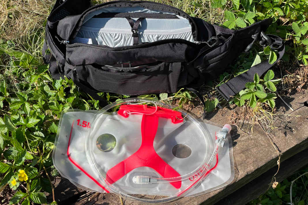 Trinkweste, Rucksack & Hipbag fürs Gelände im Test