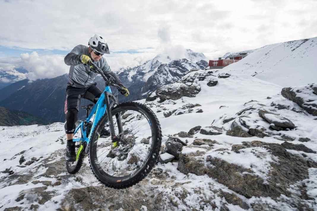 So haben Sie mit dem E-MTB auf der Piste die Kontrolle