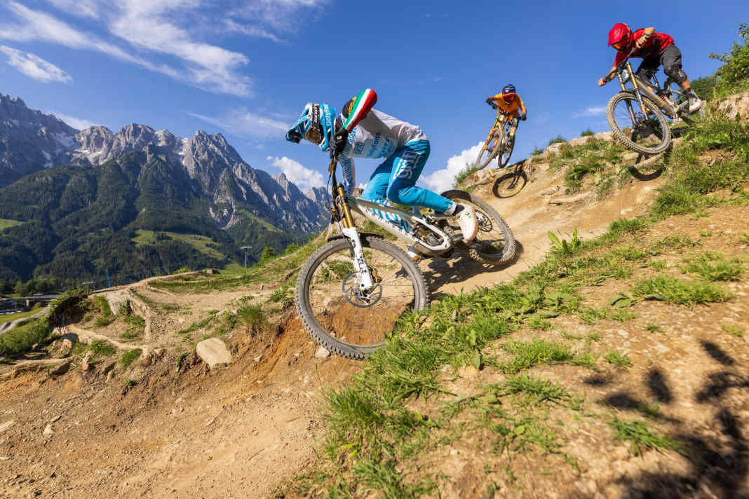 6 Bigbikes im Test feat. Worldcup-Racer Stefan Garlicki