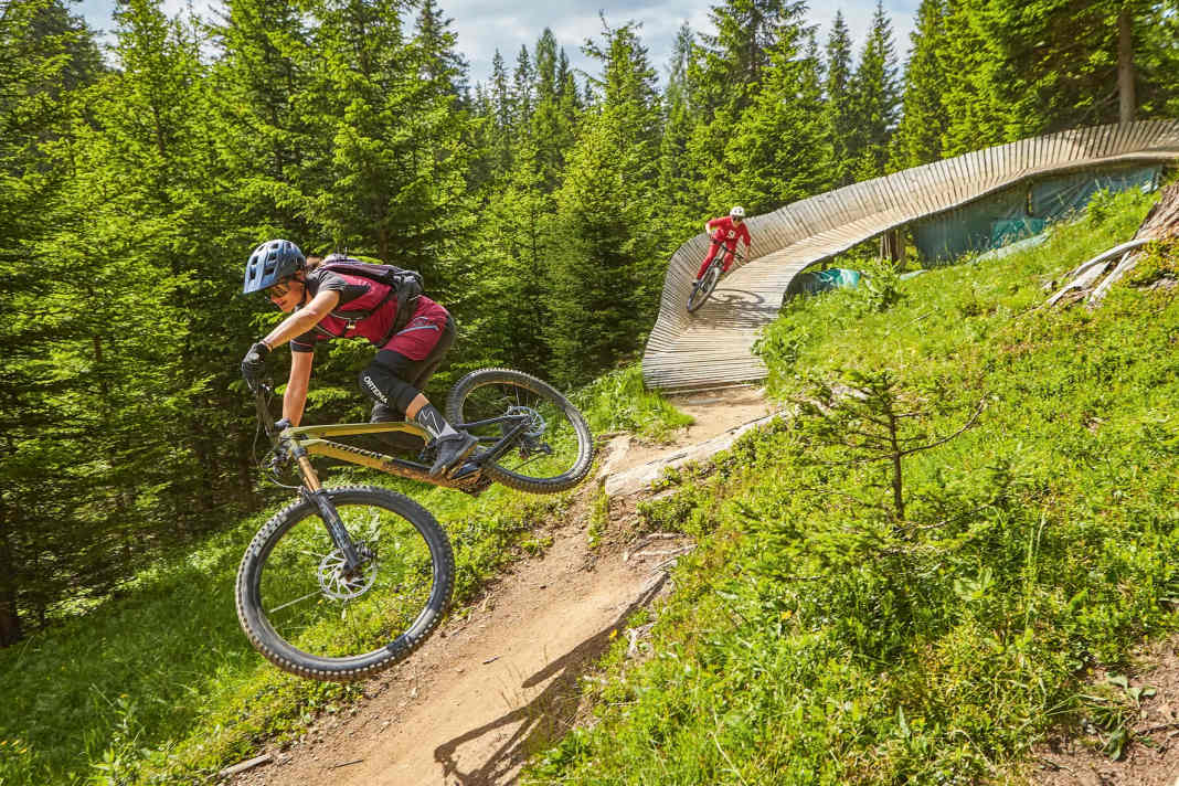 Acht Trailbikes ab 3399 Euro im Vergleich