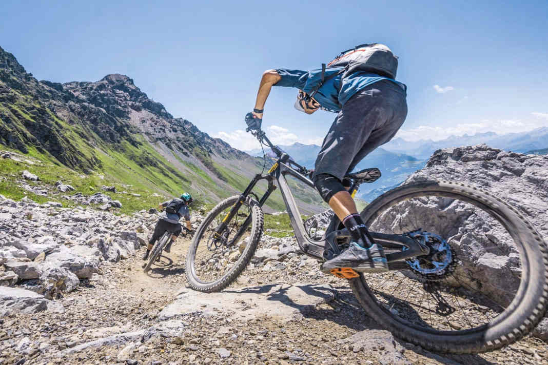 Bold Linkin 150 Pro vs. Santa Cruz Hightower