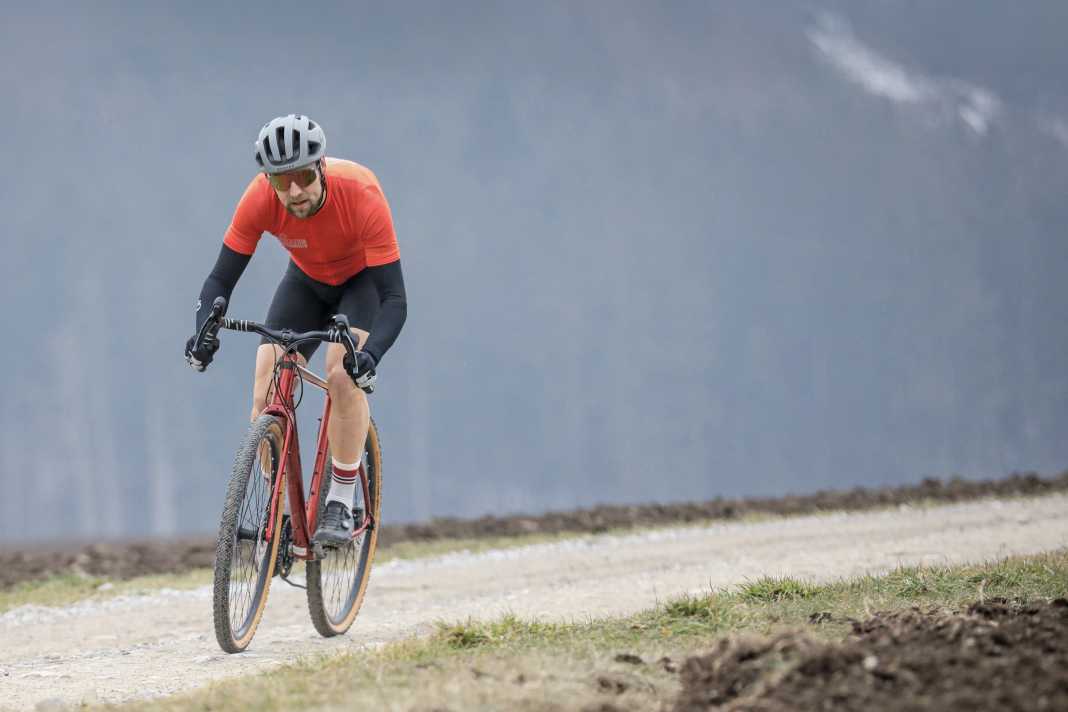 10 Gravelräder aus Alu und Carbon um 2000 Euro