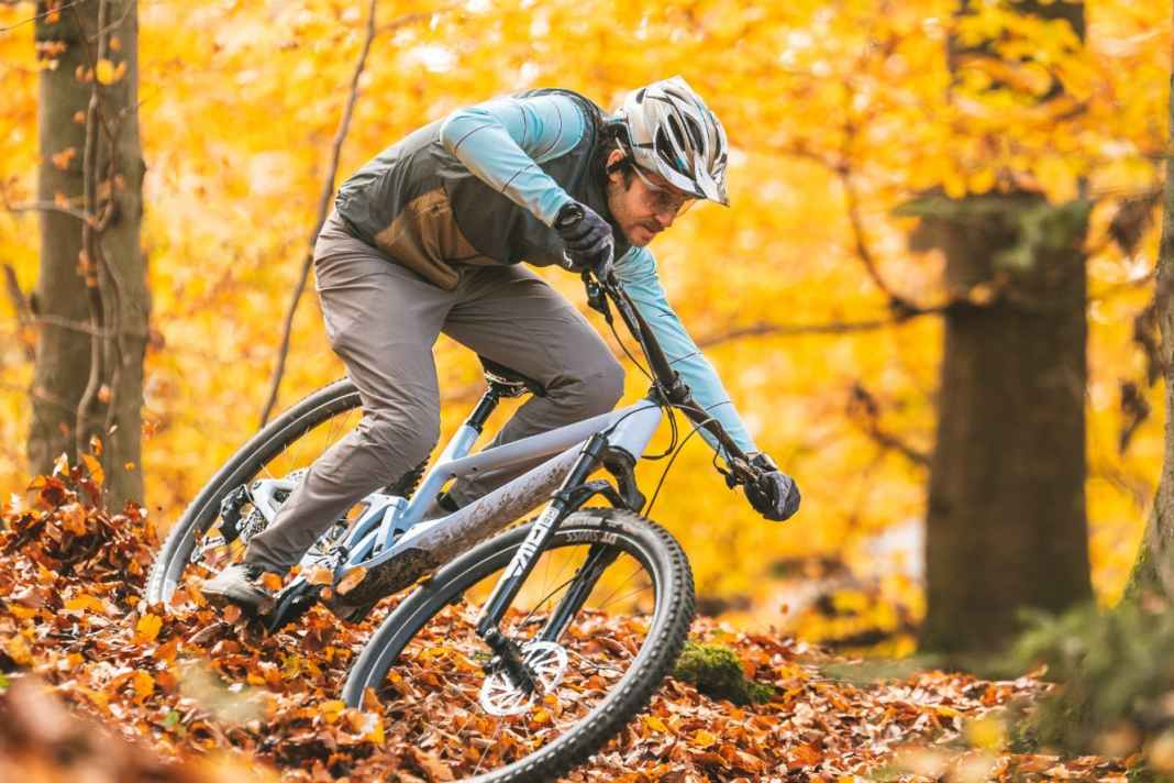 Trailbike mit Bikepark-Freigabe im Test