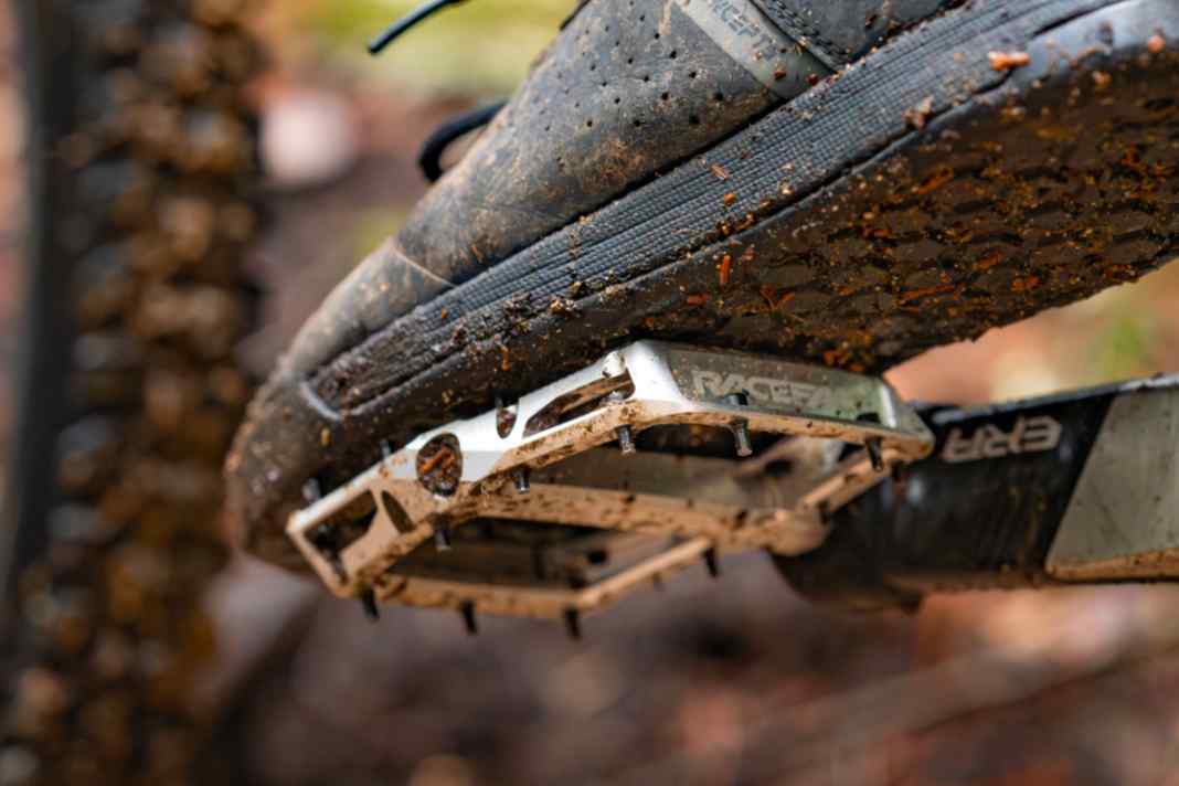 Freshe Flatpedals für maximalen Grip?