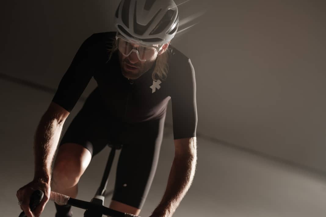 Das Assos Equipe RS Shell ist Jersey & Wetterschutz