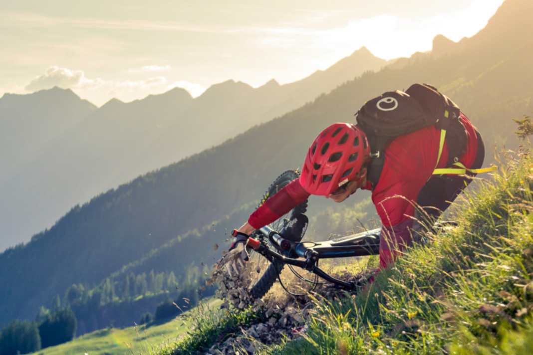 15 MIPS-Helme für Trail und Enduro in Labor- und Praxis