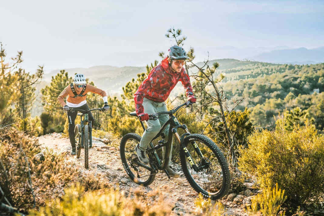 Der Grenzgänger zwischen Enduro und All Mountain Bike im Test
