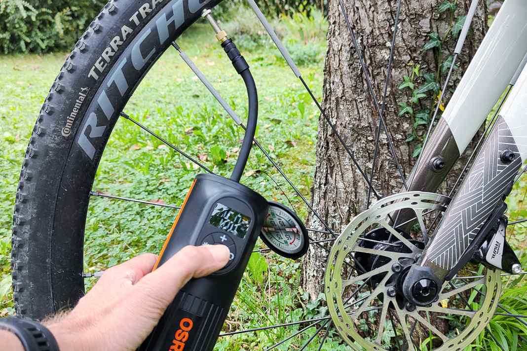 4 mobile & 4 stationären Mini-Kompressoren im Test