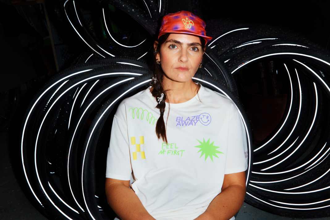 Stylische MTB-Kollektion für Frauen-Power auf demTrail