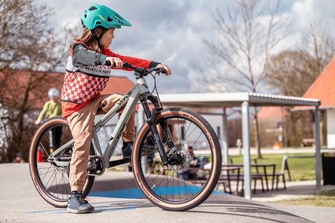 Mini-Dirtbike für Kinder von Vpace – Bike-Buddy für Pumptrack & Dirtpark