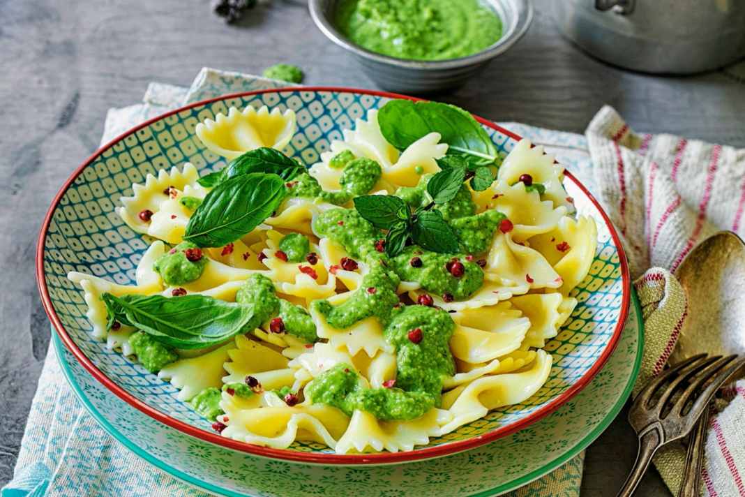 Kräuter-Erbsen-Pesto