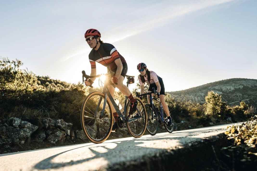 Sechs Marathonrenner zwischen 2.100 und 2.500 Euro im Test