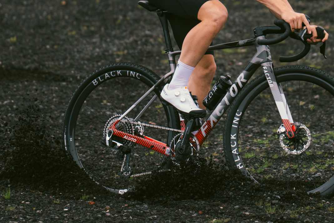 Neues Gravelbike mit Renngeometrie und großer Reifenfreiheit