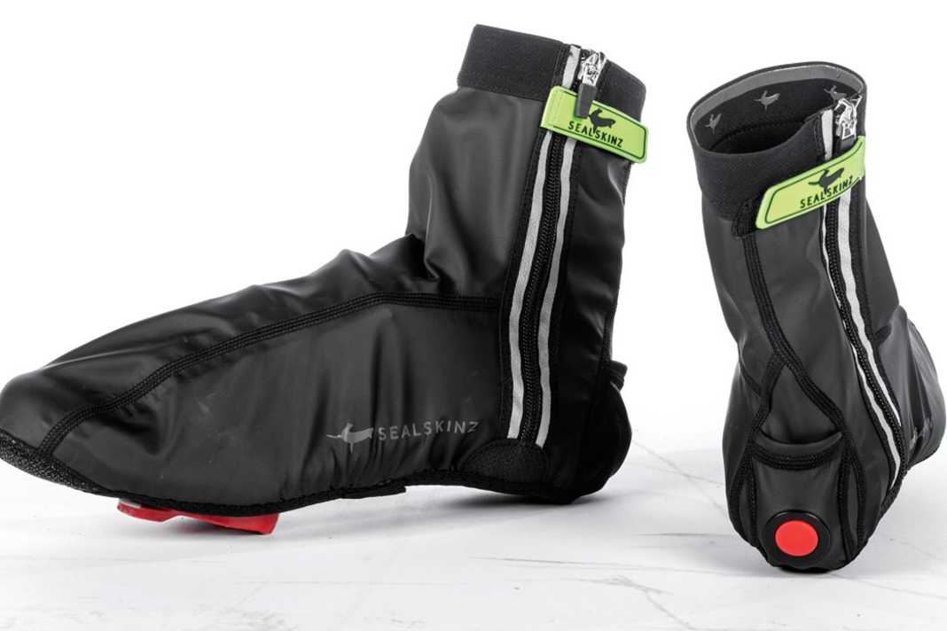 Sealskinz Überschuhe für Rennradfahrer - Leuchtende Überschuhe für Rennradler von Sealskinz im Test