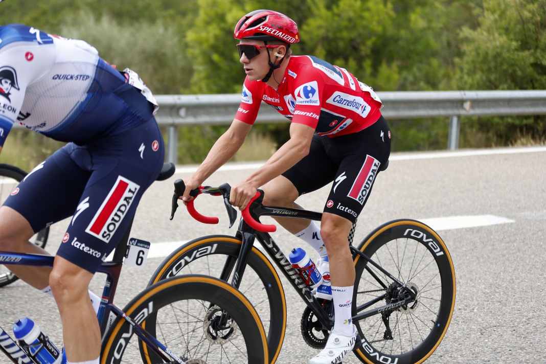 Groves gewinnt erste Sprintankunft - Evenepoel bleibt vorn
