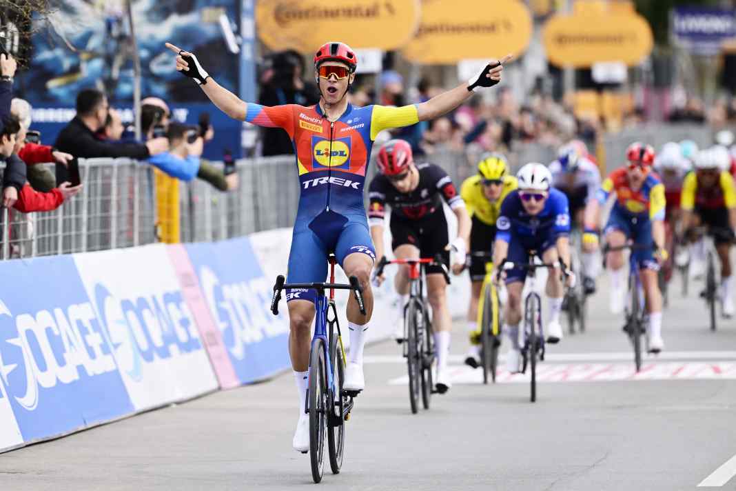 Milan siegt im Massensprint auf 2. Etappe