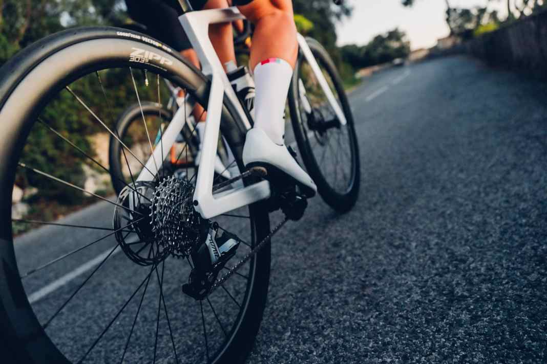 SRAM modernisiert Force und Rival AXS