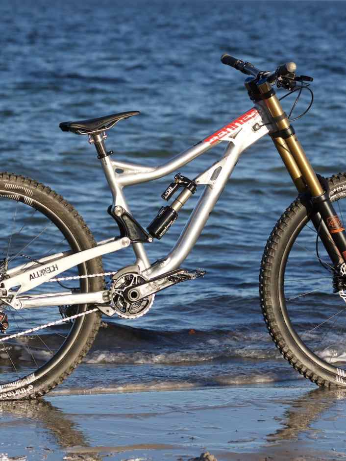 Der erste 29 Zoll Downhiller…