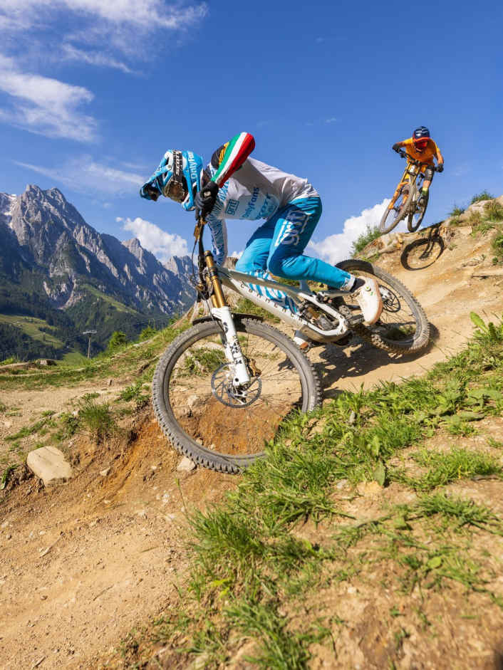 6 Bigbikes im Test feat. Worldcup-Racer Stefan Garlicki