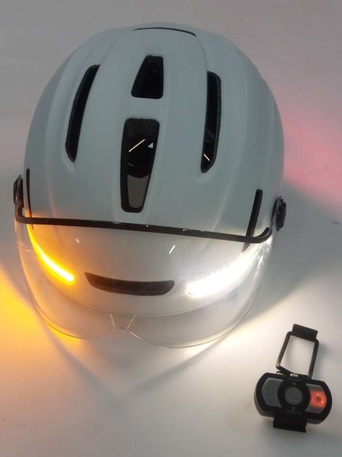 Pendlerhelm mit viel Technik zu einem hohen Preis