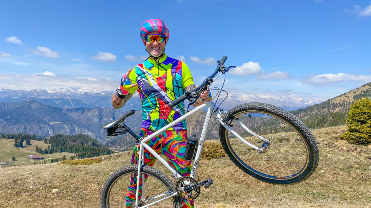 MOUNTAIN VINTAGE History & THE アート・デザイン・音楽 BIKE Tech