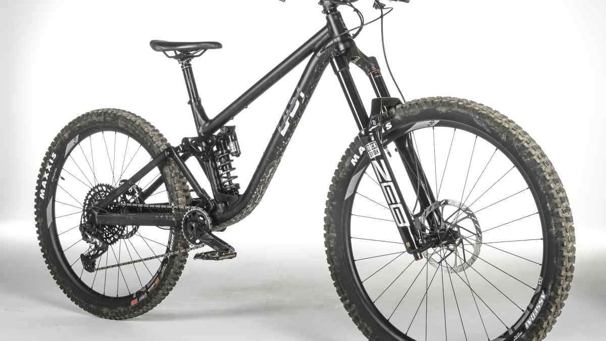 Enduro test 2024: Last Coal V4 shows maximum versatility | BIKE