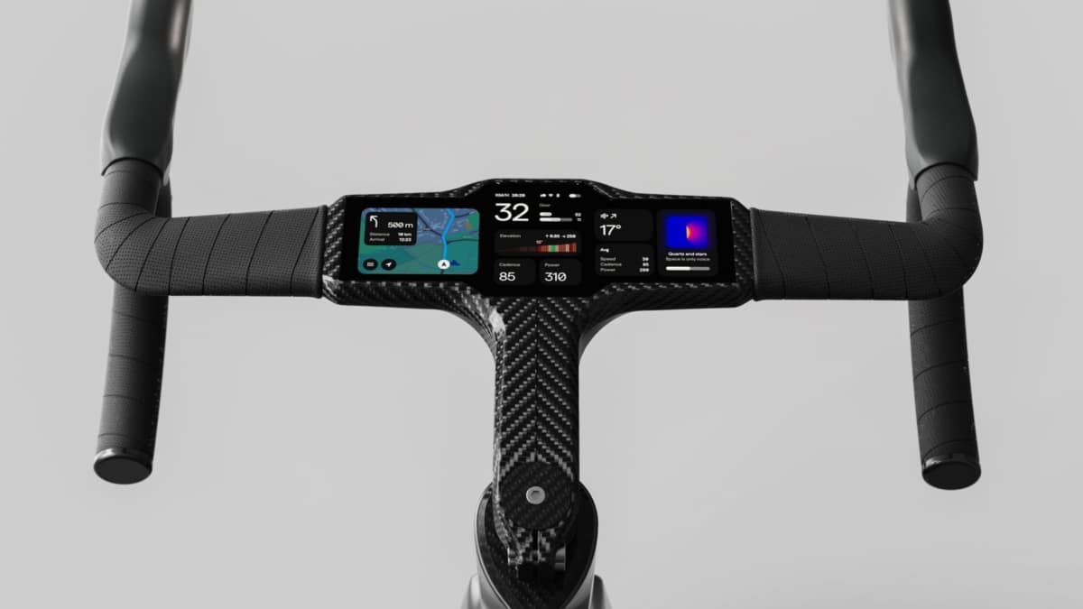 Road bike handlebars with integrated computer: Sexy Money | BIKE