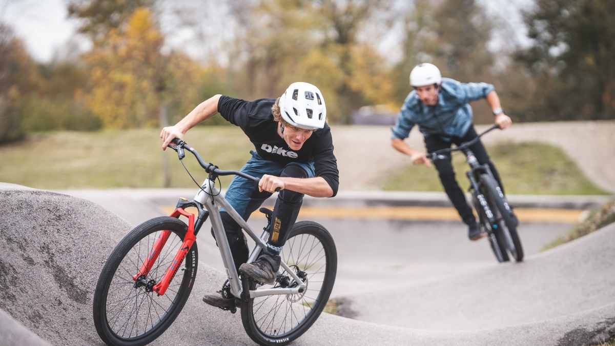Alles auf Pump: Der große Pumptrack-Guide | BIKE