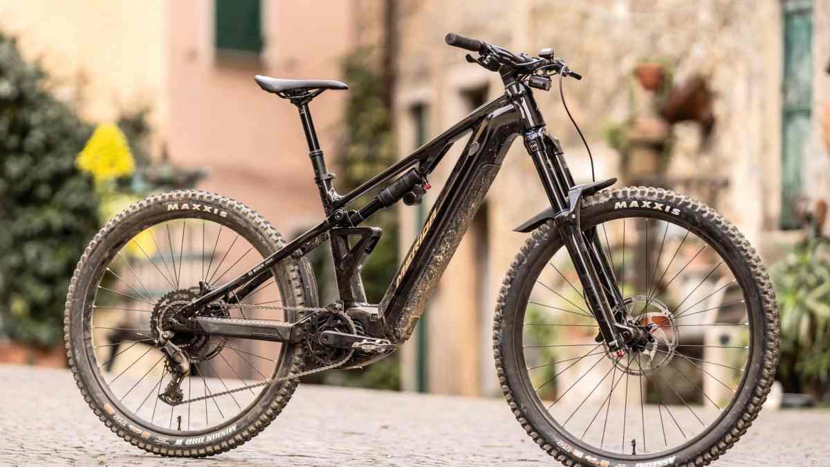 Merida eOne-Eighty 400 im Test: Günstiges Bikepark-E-Bike | BIKE