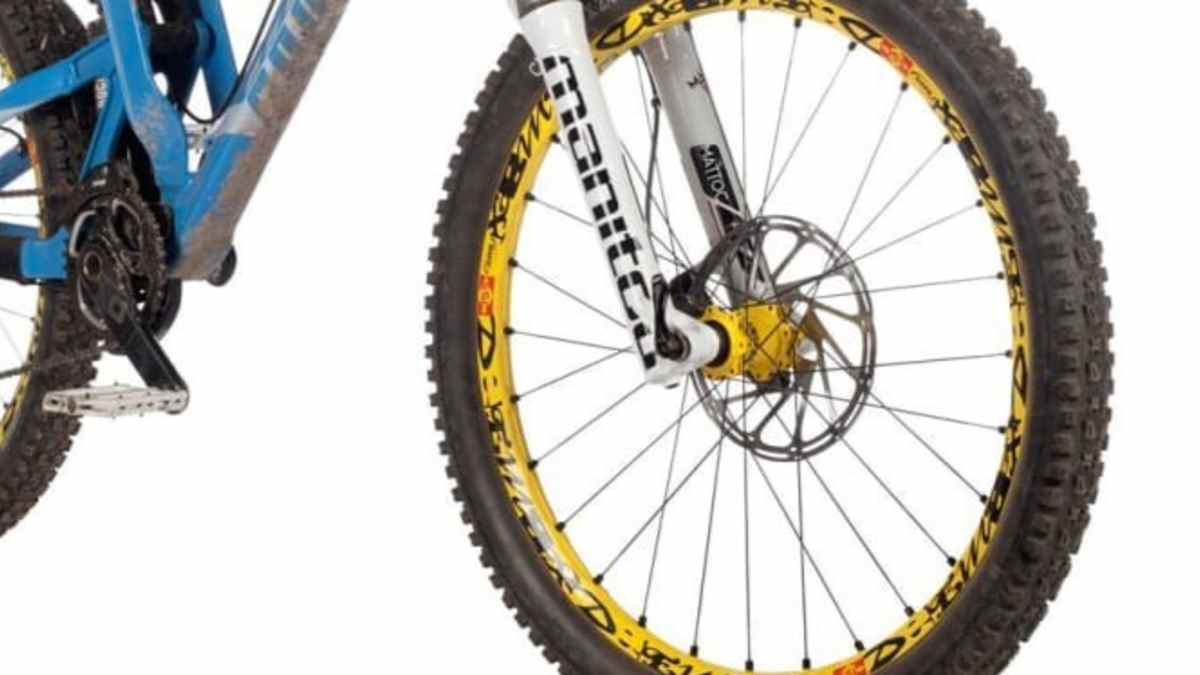 Downhill wheels: The limited edition Mavic Deemax DH wheelset with a ...