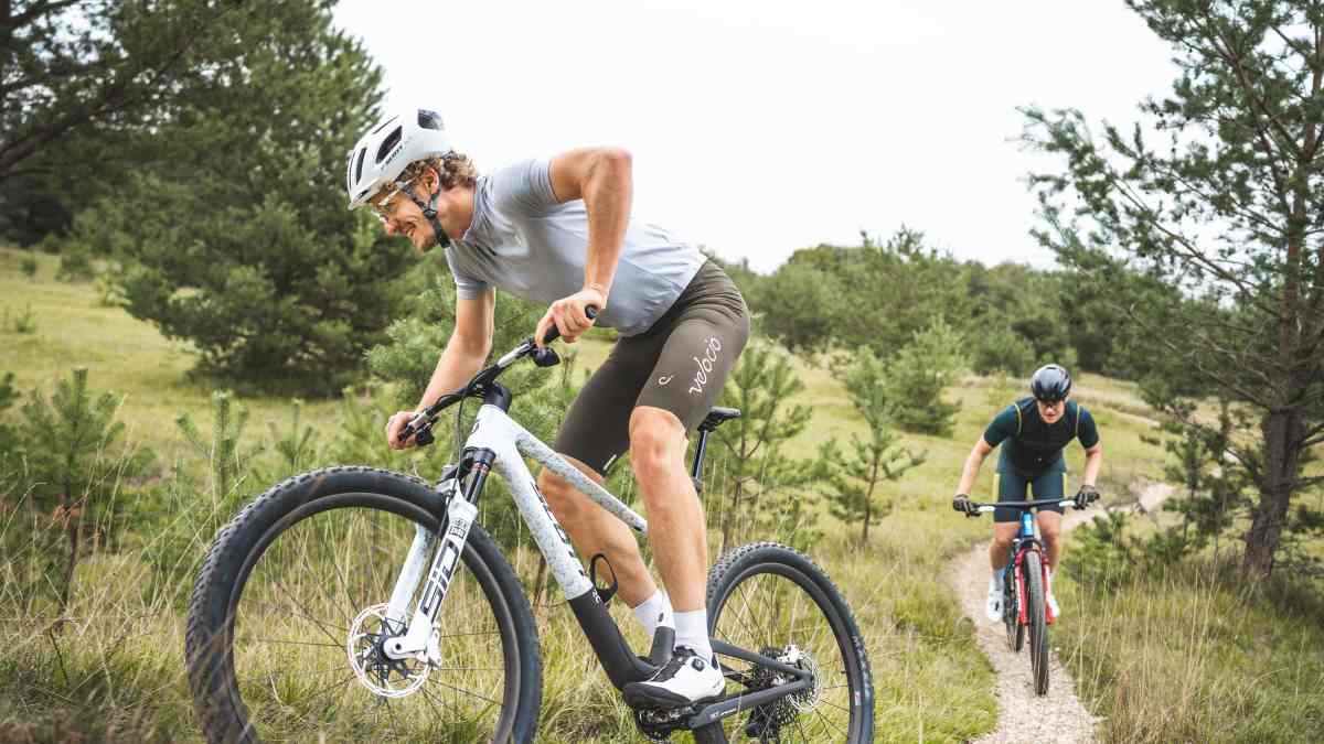 XC-Fully-Test: Specialized Epic 9 schlägt die Konkurrenz | BIKE