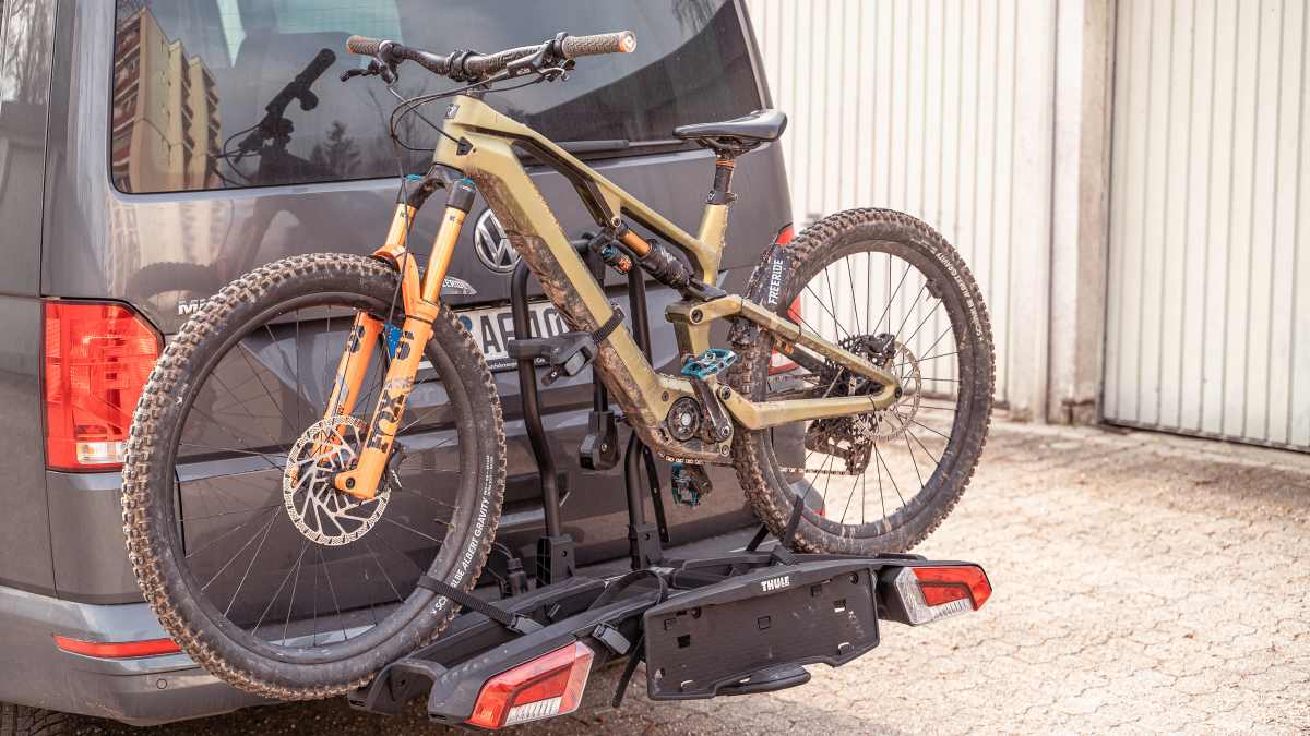 Transporting e-bikes on a bike rack: the special case of heavy loads | BIKE