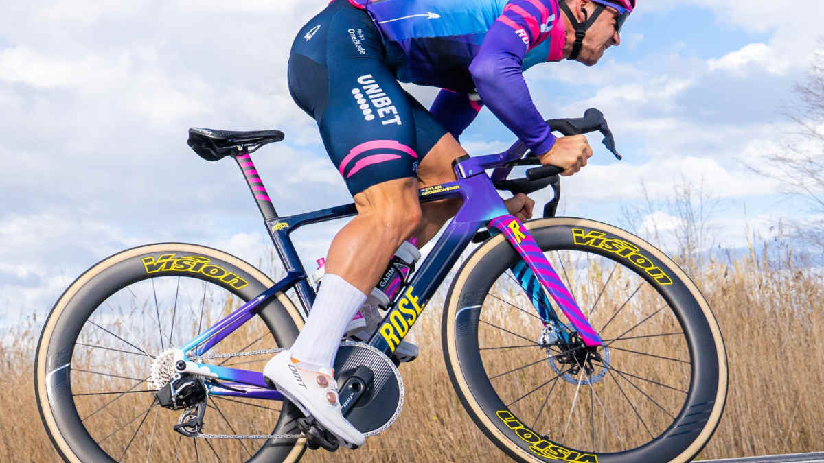 Unreleased XLite: Unibet Rose Rockets shows race model | TOUR